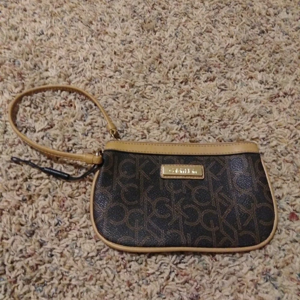 Nwot Calvin Klein wristlet